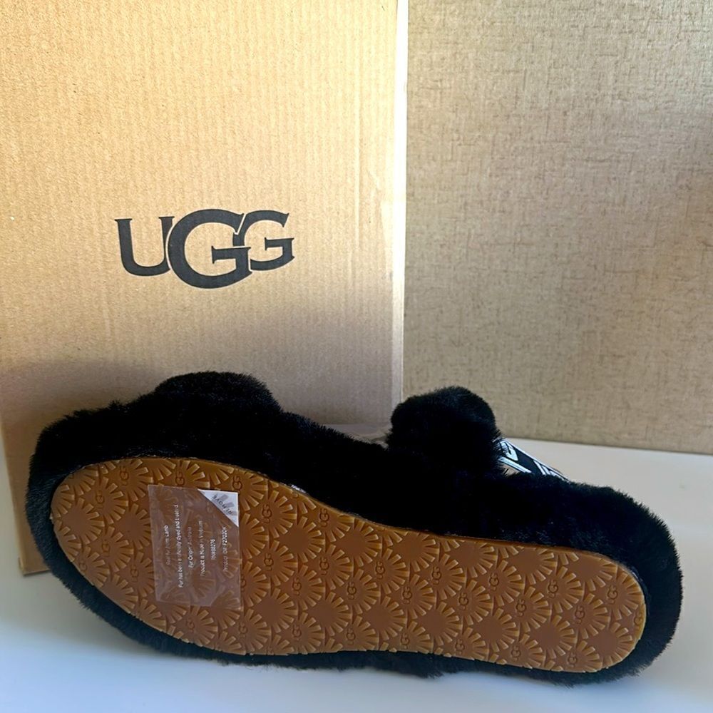 UGGβOh Yeah Sandals β Black, Fluffy &βChic - Picture 12 of 17